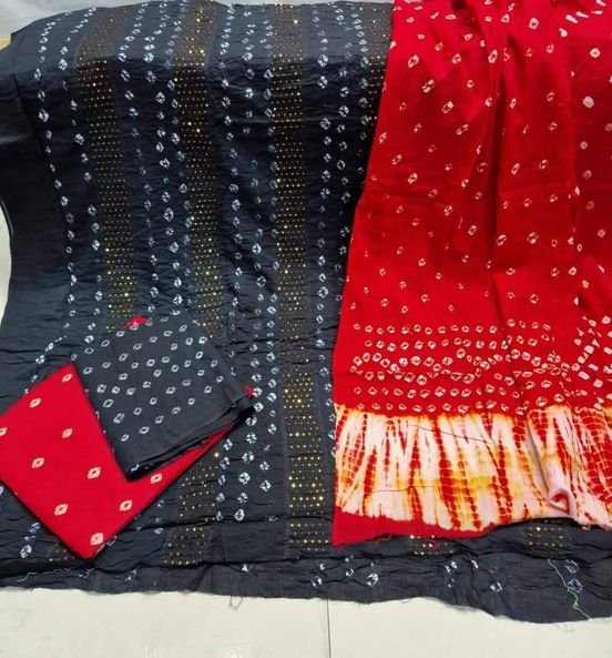 চিকেনকারী সিকুয়েন্স হাই কোয়ালিটি বাটিক থ্রিপিস - Image 2